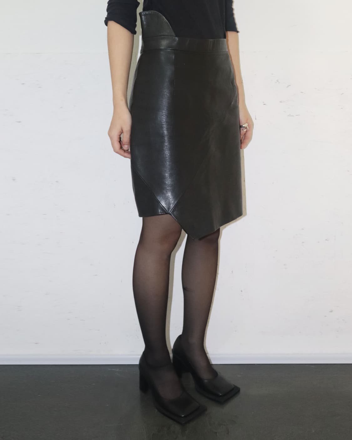 생로랑 13AW 비대칭 레더 스커트 상품이미지2