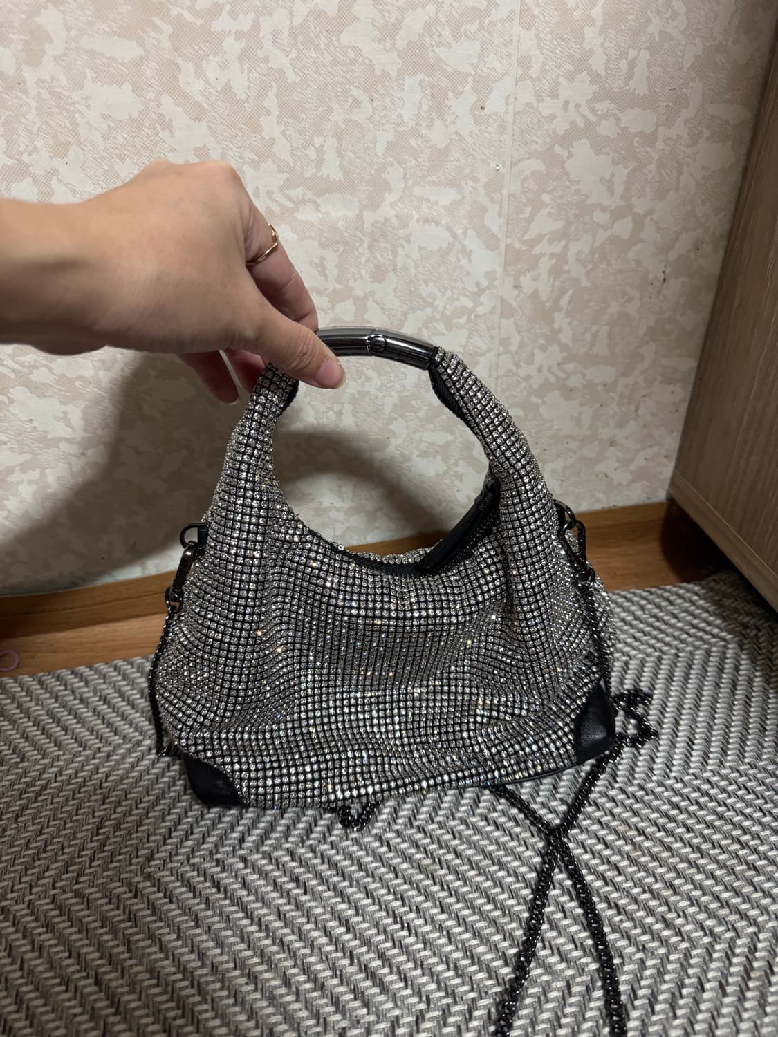 디케이앤와이 DKNY 멜 클리어 큐빅 미니 토트 숄더백 상품이미지4