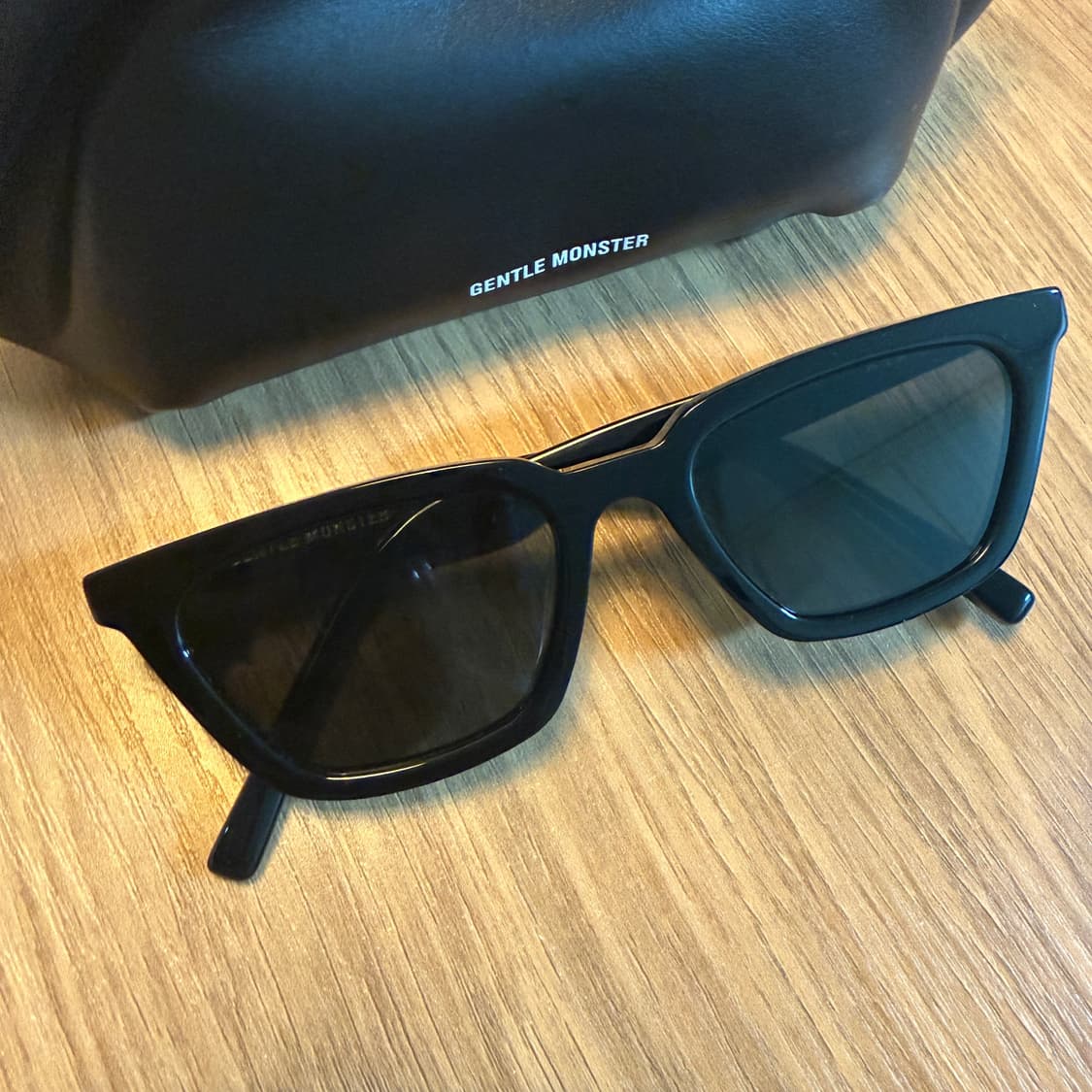 젠틀몬스터 아가일 블랙 상품이미지1