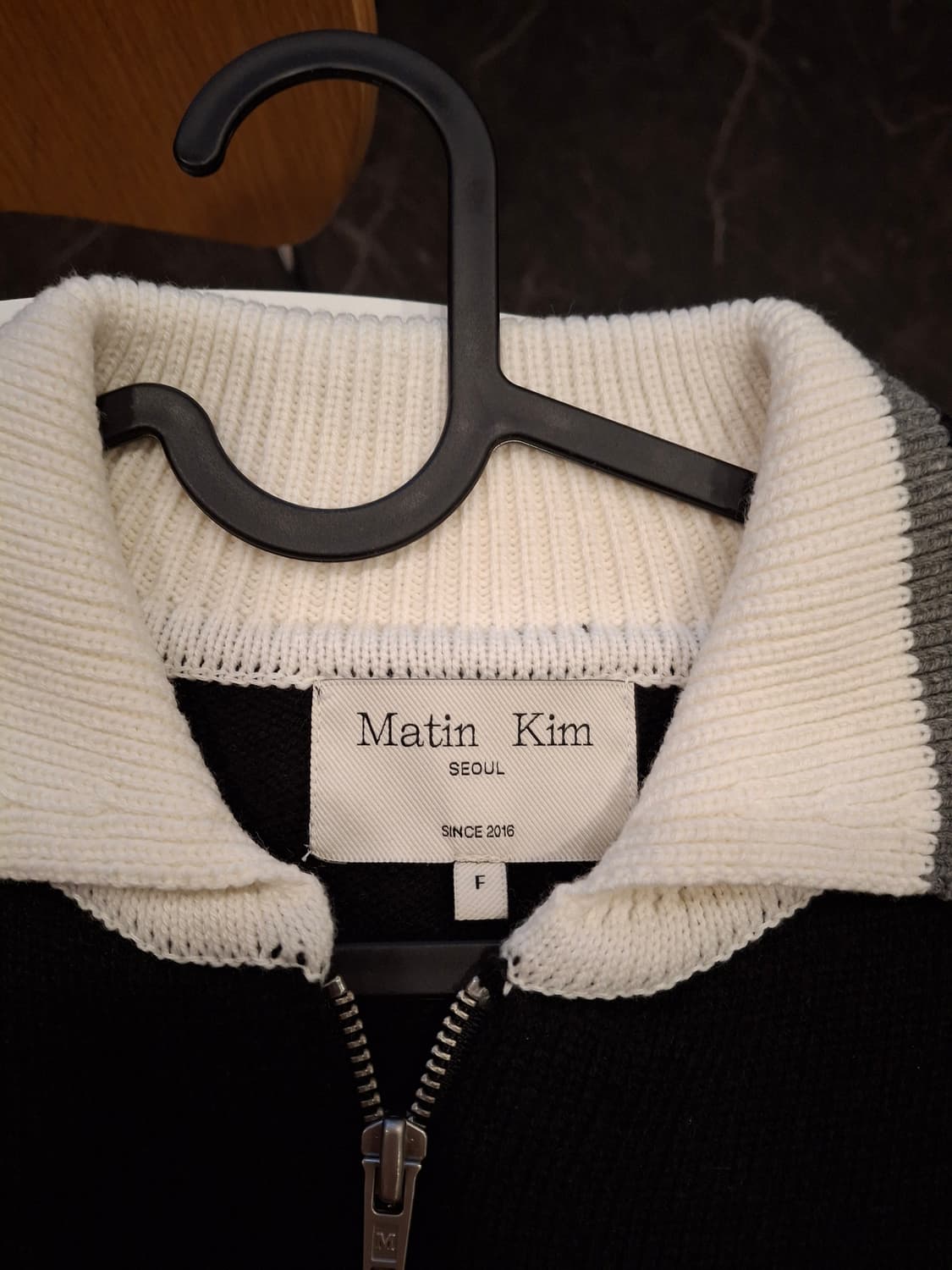 (마지막특가) 마뗑킴 니트 로고 집업 가디건 새상품 상품이미지2