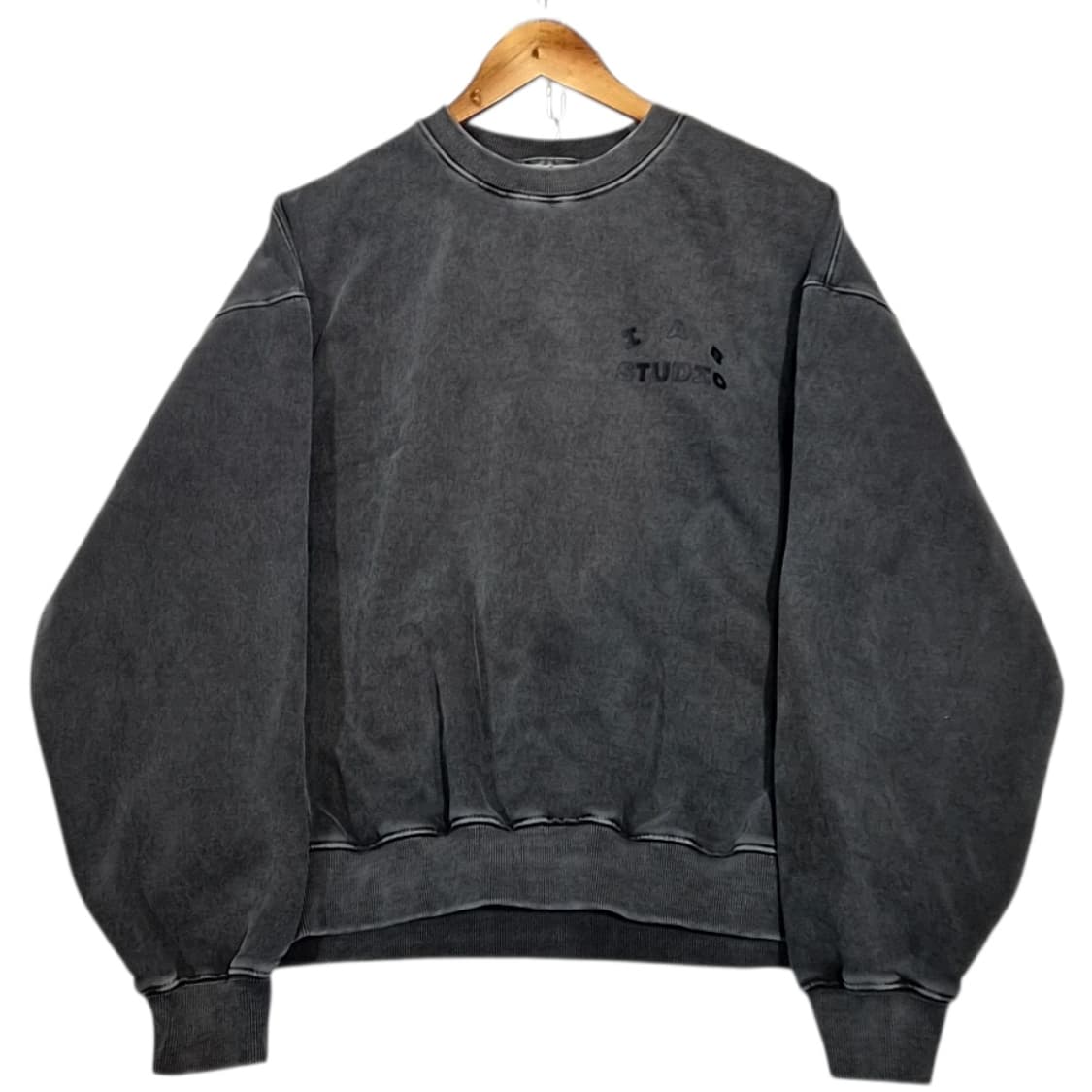 아이앱스튜디오 피그먼트 맨투맨 상품이미지1