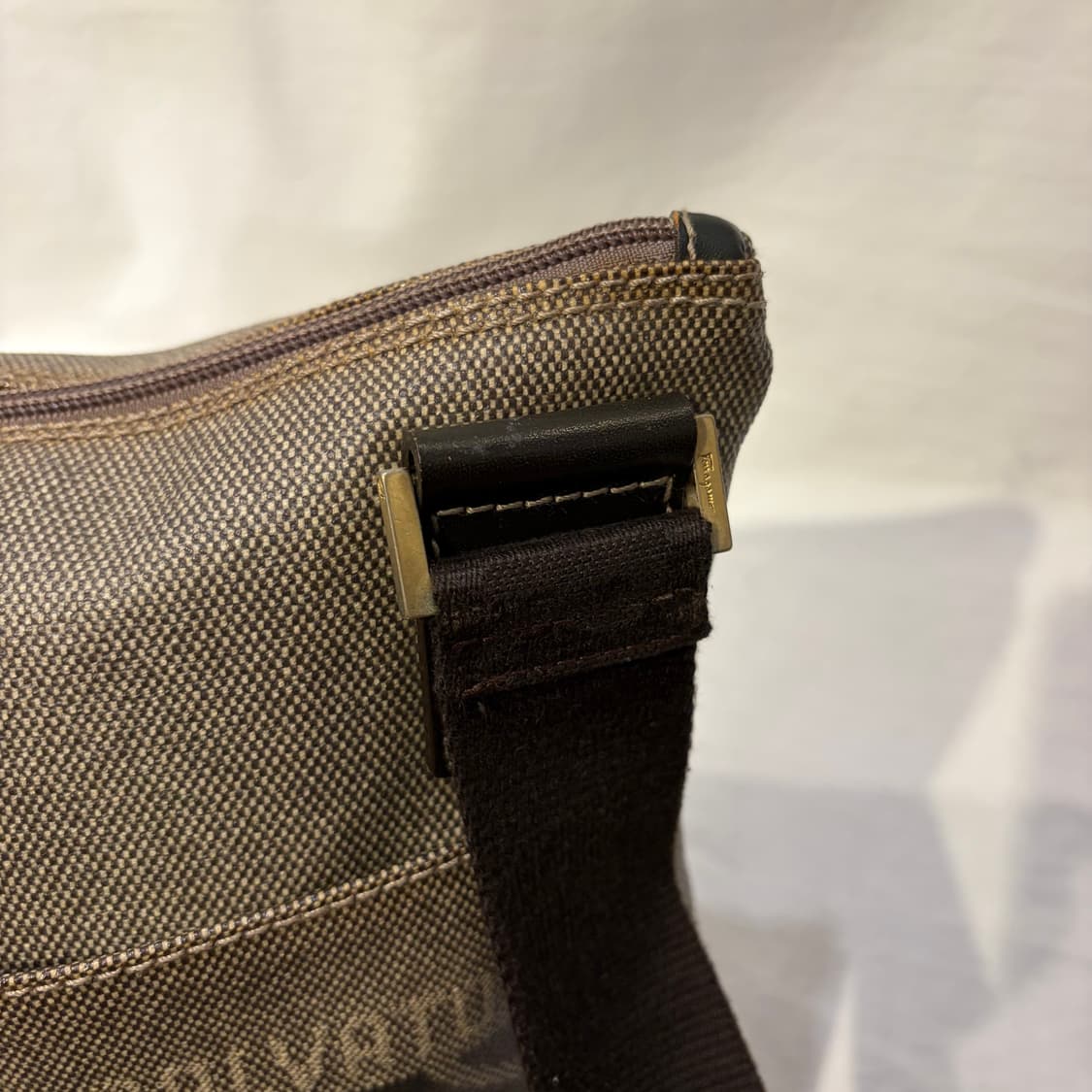 페라가모 자가드 크로스백 가방 상품이미지9