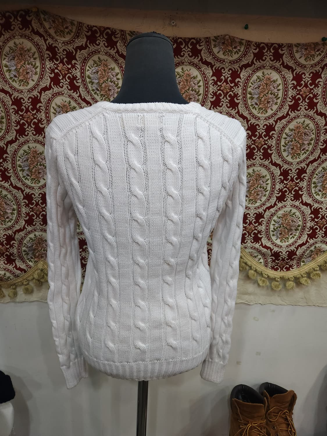 폴로 랄프로렌 화이트 케이블 피마코튼 브이넥 니트
​
 상품이미지7