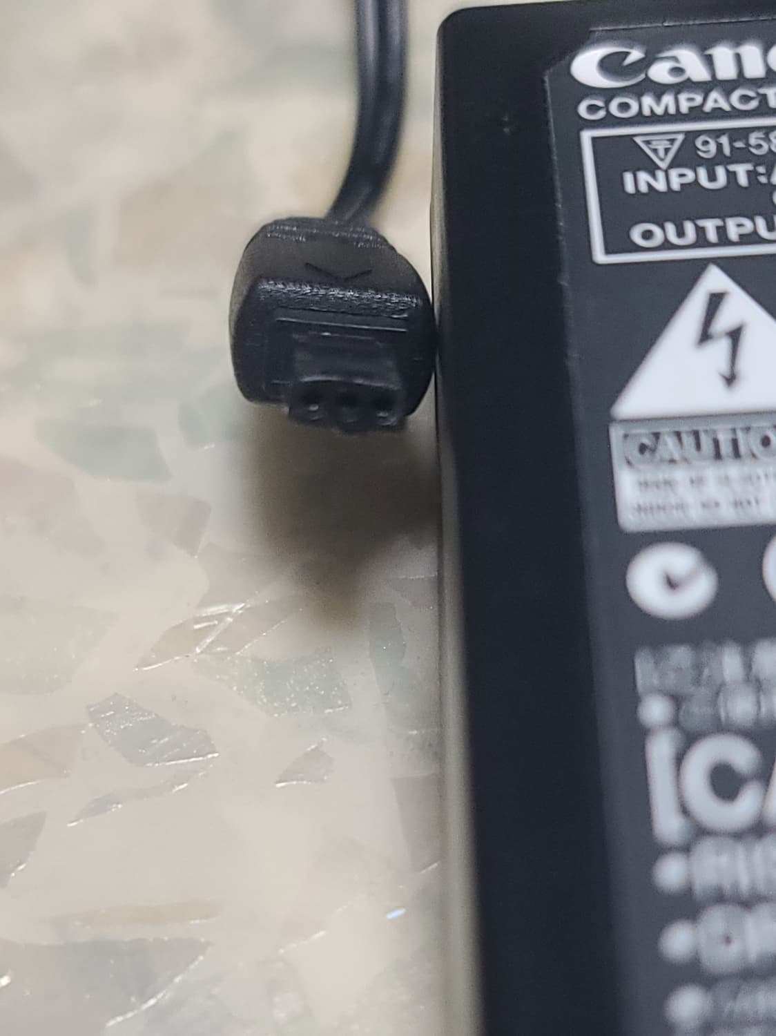 [캐논 정품] AC 어댑터 CA-560 (G1~G6 충전 및 상시전원) 상품이미지2