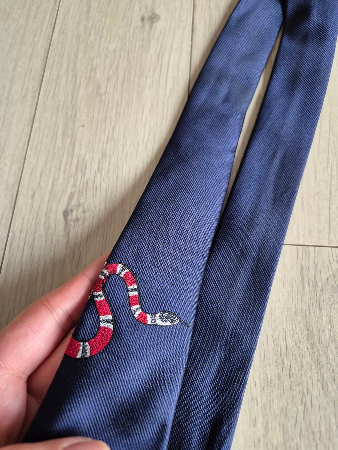 구찌 스네이크 넥타이 상품이미지3