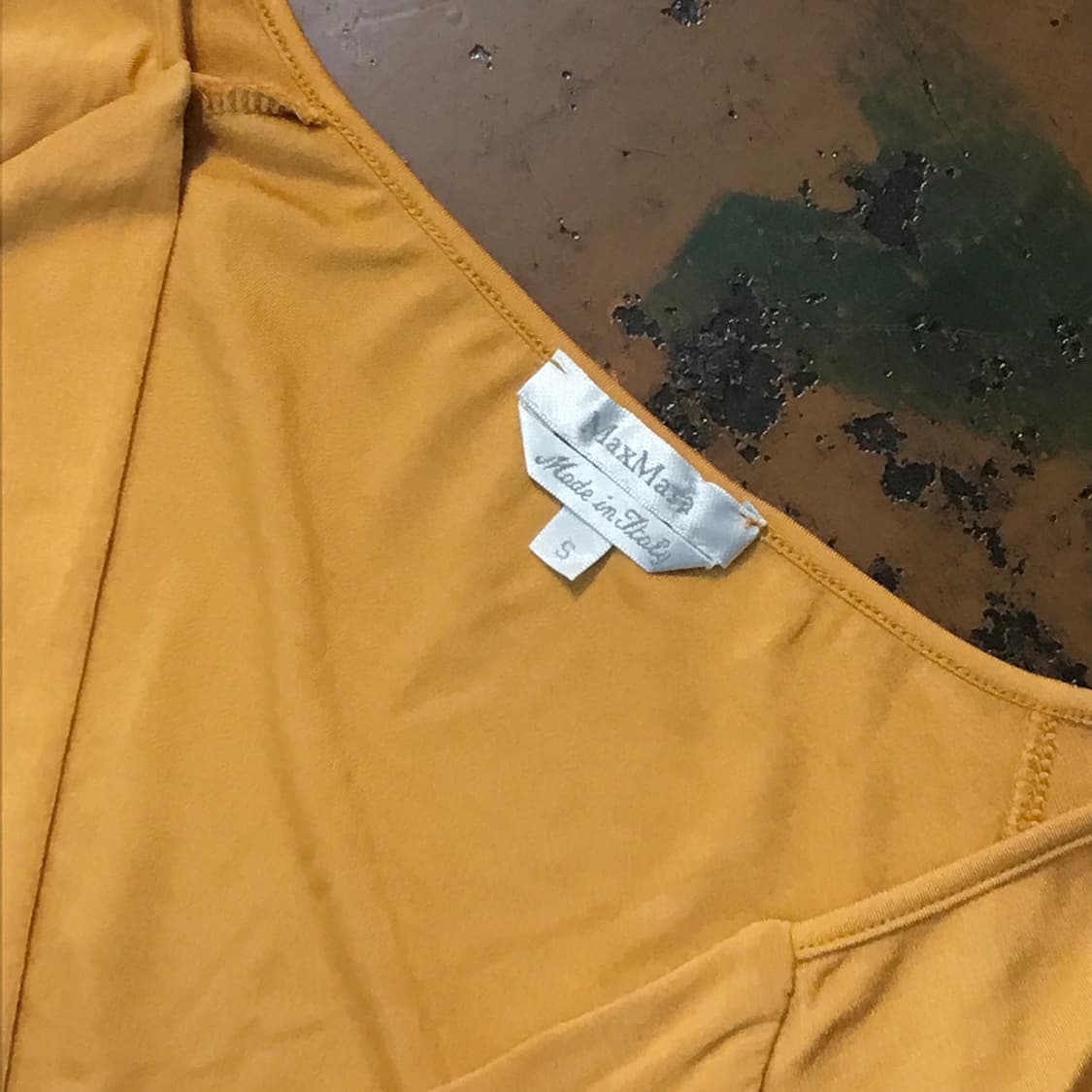 막스마라 실키 옐로 셔링 브이넥 숏 슬리브 쫄티 여성 55 사이즈 상품이미지3