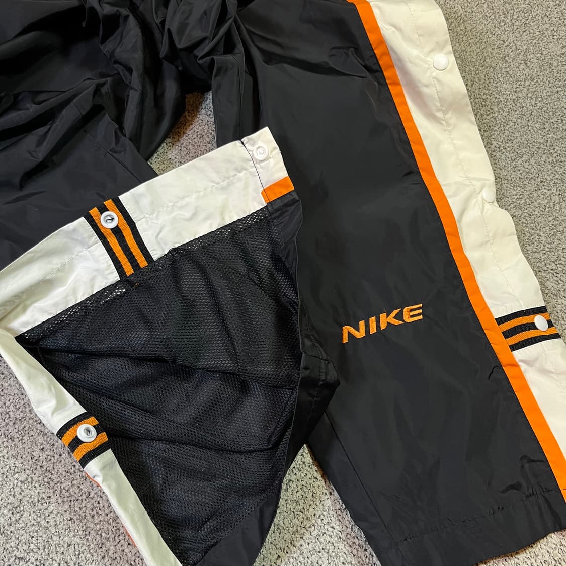 나이키 올드스쿨 베스킷볼 스냅버튼 트랙팬츠 상품이미지3