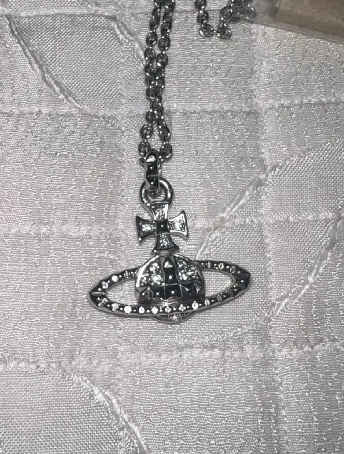 비비안웨스트우드 목걸이 메이페어 바스 릴리프 펜던트 실버 상품이미지3