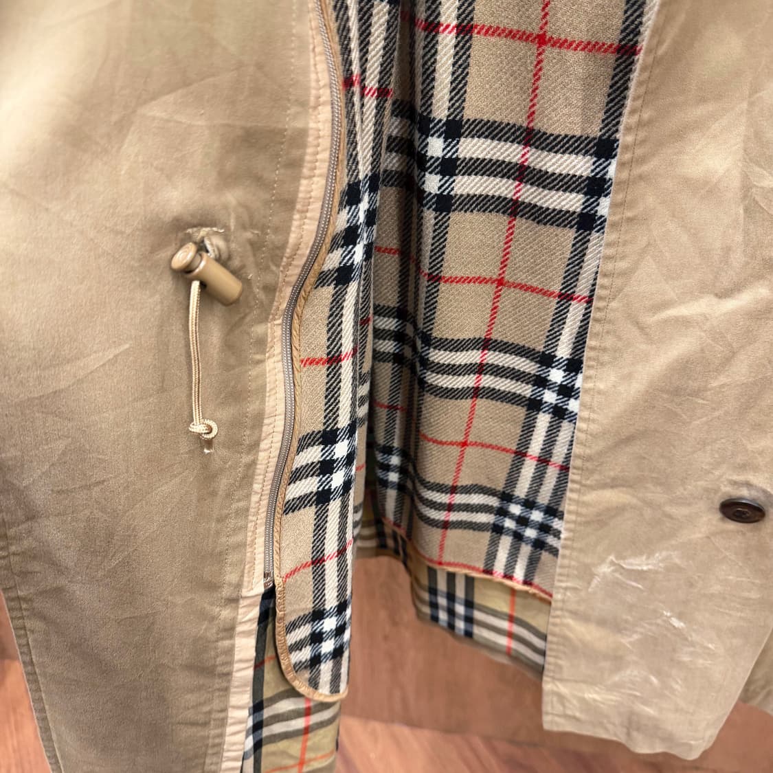 버버리 후드 코트 스트링 웨이스트 포켓 싱글 버튼 디테일 베이지 상품이미지6