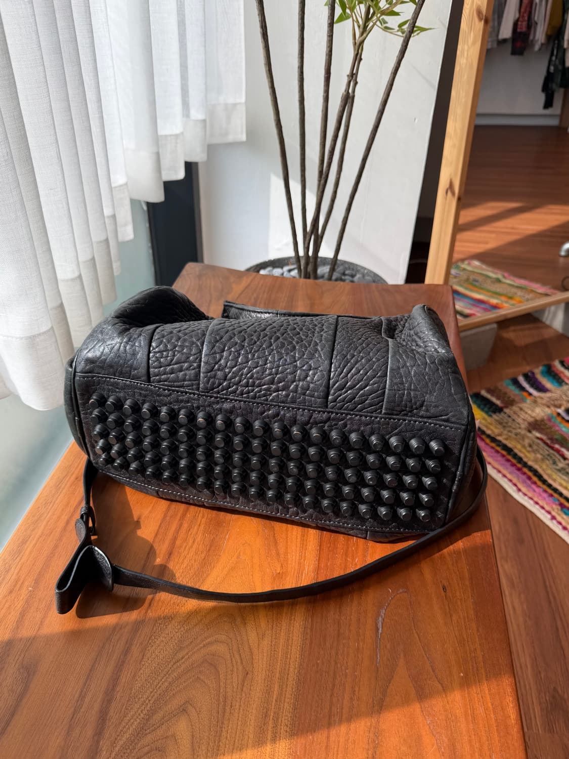 알렉산더왕 스터드 투웨이 크로스백 상품이미지3