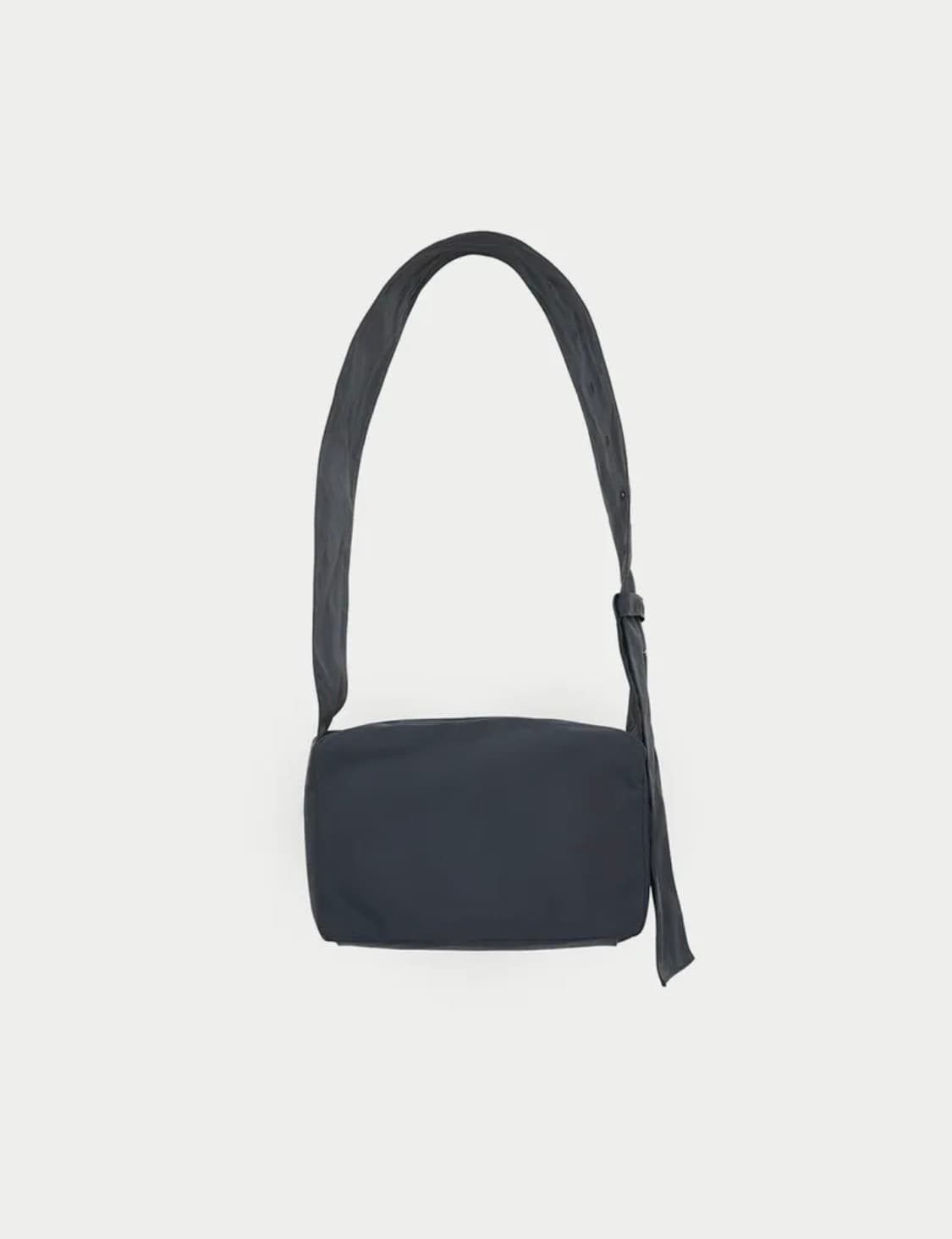 아모멘토 스퀘어 숄더백 네이비 상품이미지1