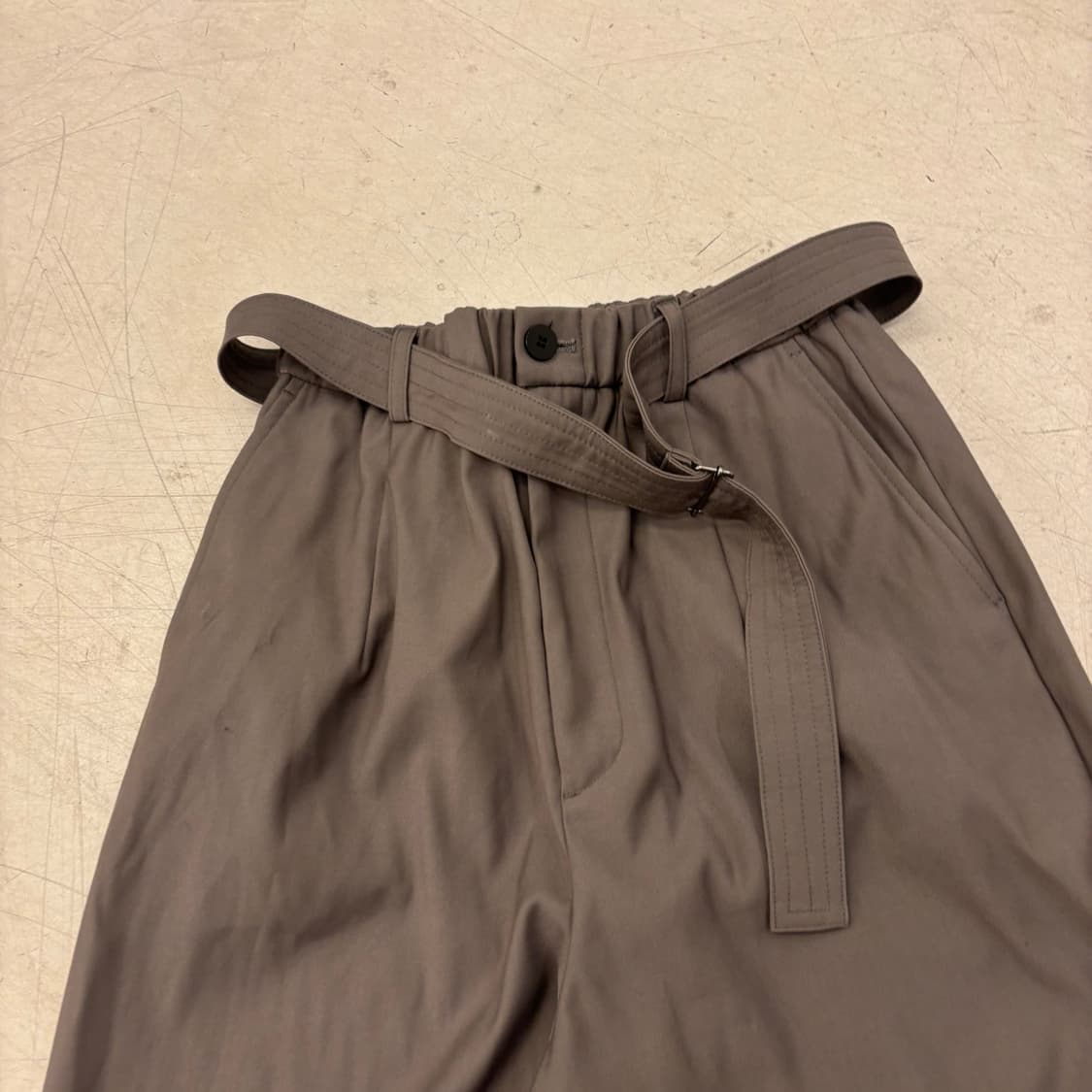 어나더오피스 벨트 핀턱 와이드 슬랙스 상품이미지2