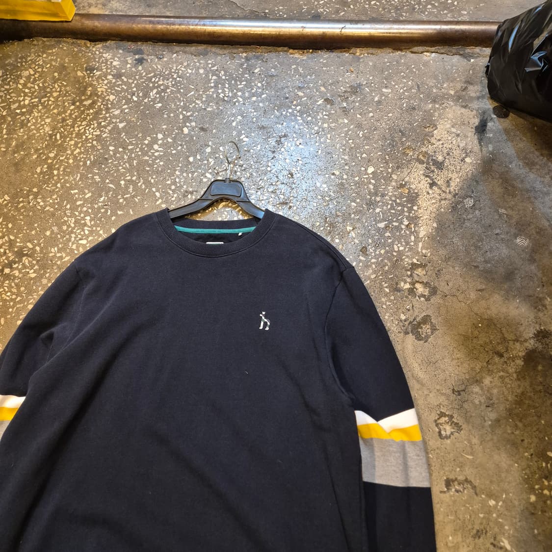 (115-size) 헤지스 네이비 맨투맨  상품이미지6