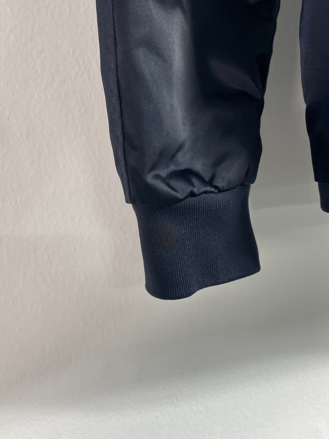 아크네 스튜디오 유광 MA-1 봄버 자켓 (on.64) 상품이미지7