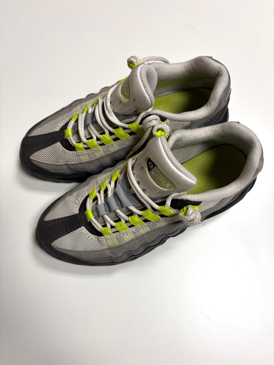 나이키 에어맥스 95 네온 240mm 상품이미지4