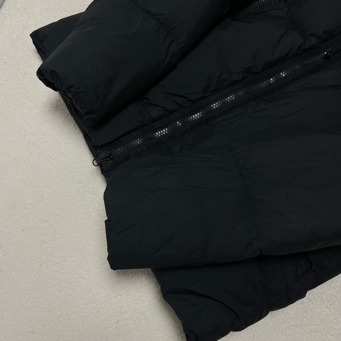 스톤아일랜드 크링클랩스 패딩 L 블랙 정품 상품이미지4