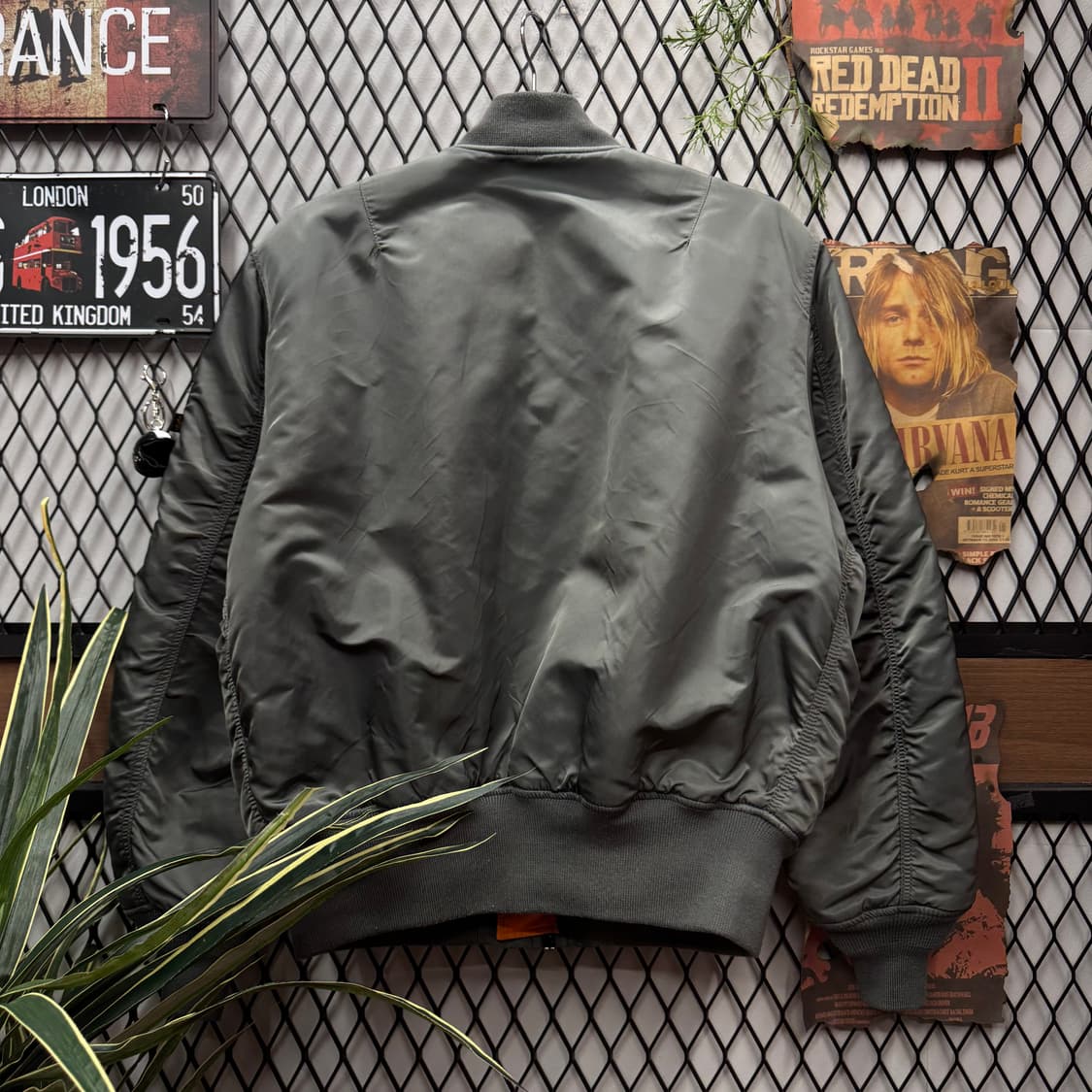 알파인더스트리 MA-1 밀리터리 항공 점퍼 사이드 포켓 포인트 건메탈 상품이미지2