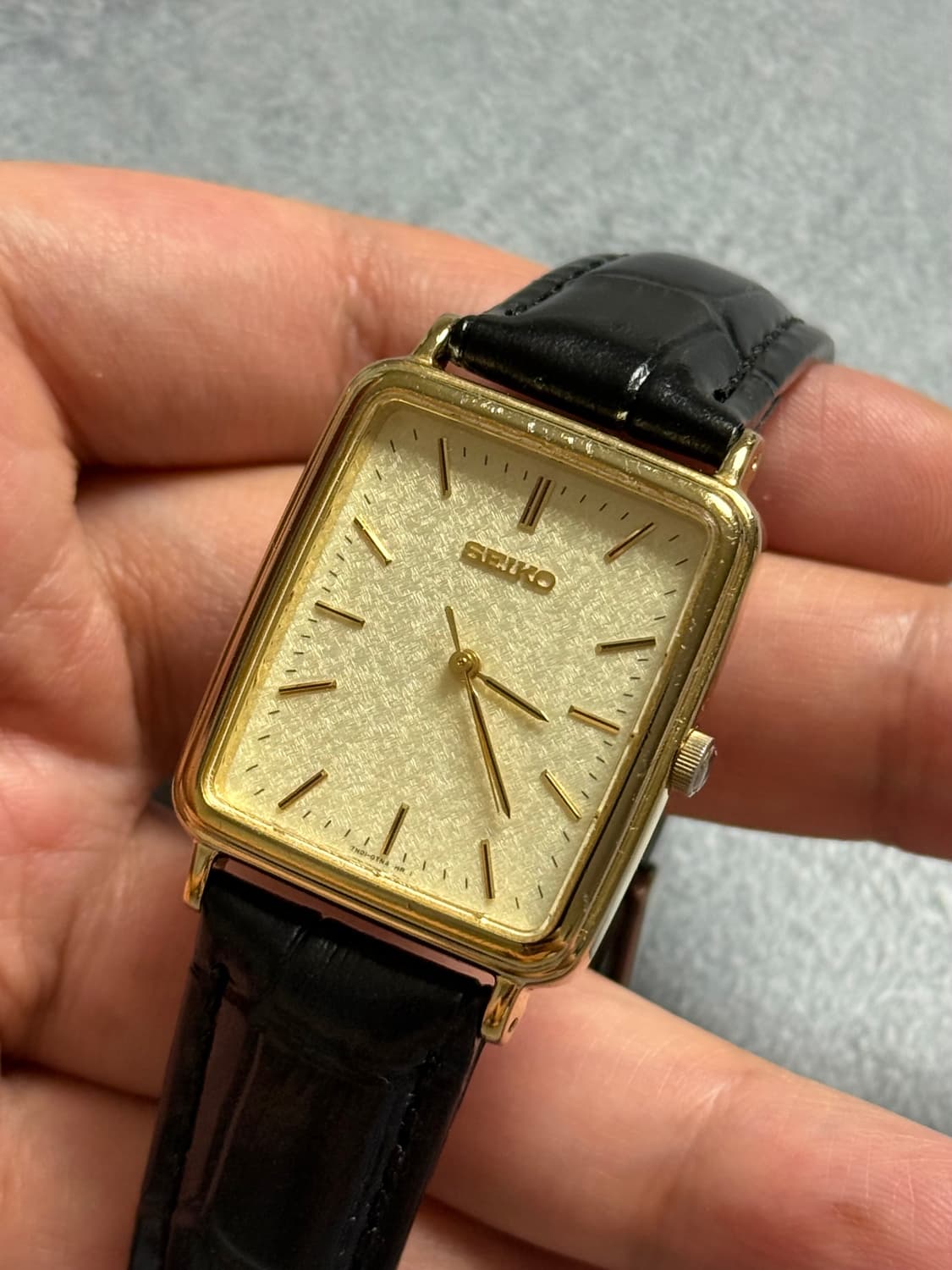 세이코 Seiko 샴페인 골드 다이얼 스퀘어 쿼츠 상품이미지3