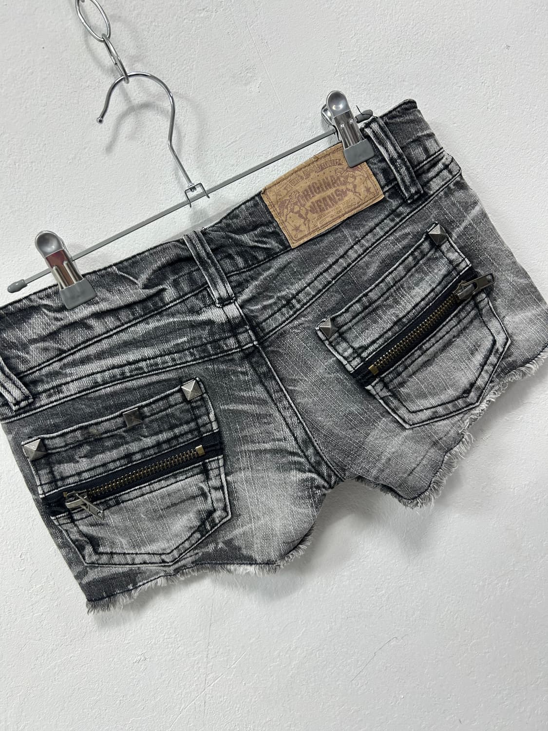 [ORIGINAL JEANS] 펑크 스컬 스터드 데님숏츠 상품이미지8