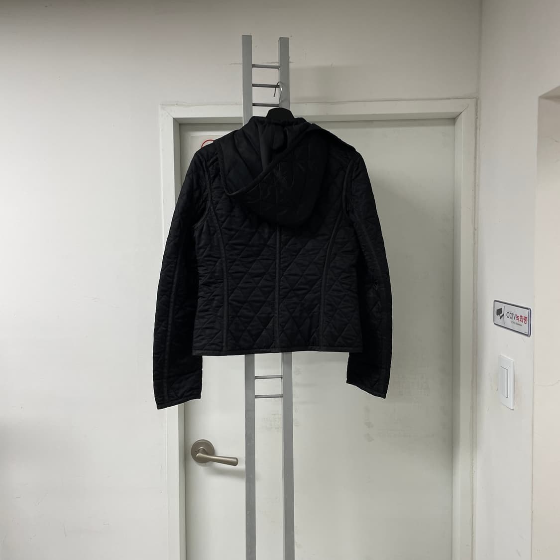 버버리 후드 퀄팅 자켓 블랙 8(W) 상품이미지8