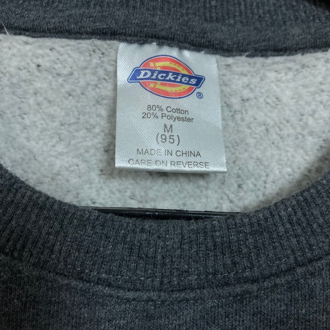 디키즈 스펠아웃 빅로고 차콜 맨투맨 상품이미지2