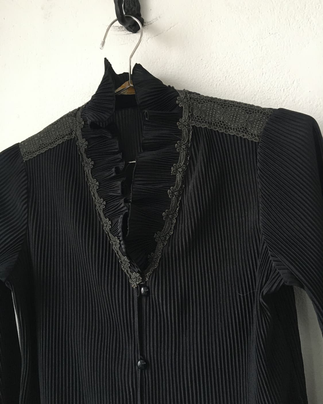 Lace point pleats high neck cardigan 상품이미지4