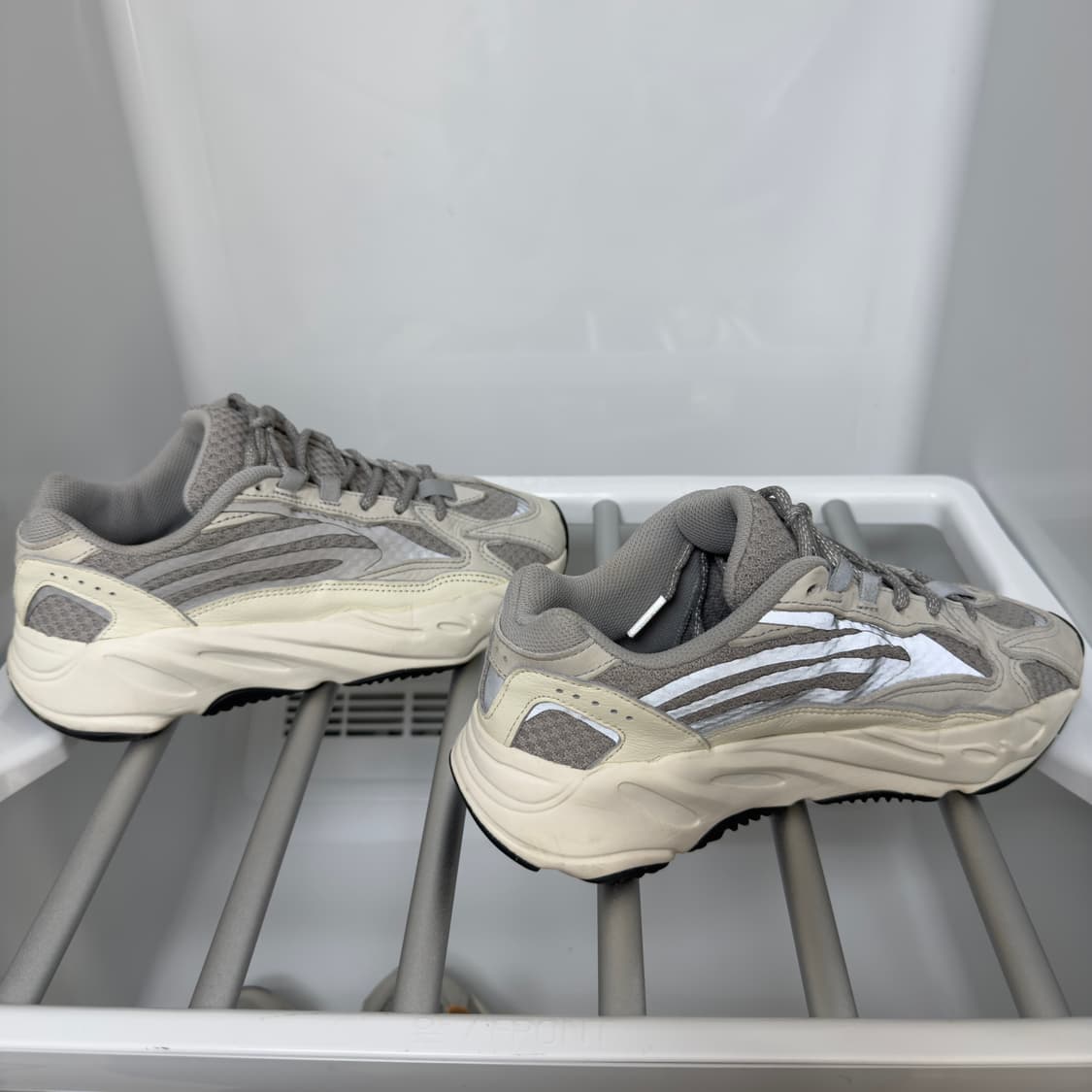 이지부스트 700 v2 스태틱 235 상품이미지2