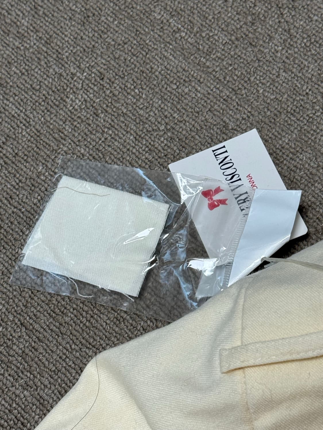 gallery visconti 아이보리 프릴 크롭 팬츠 상품이미지5