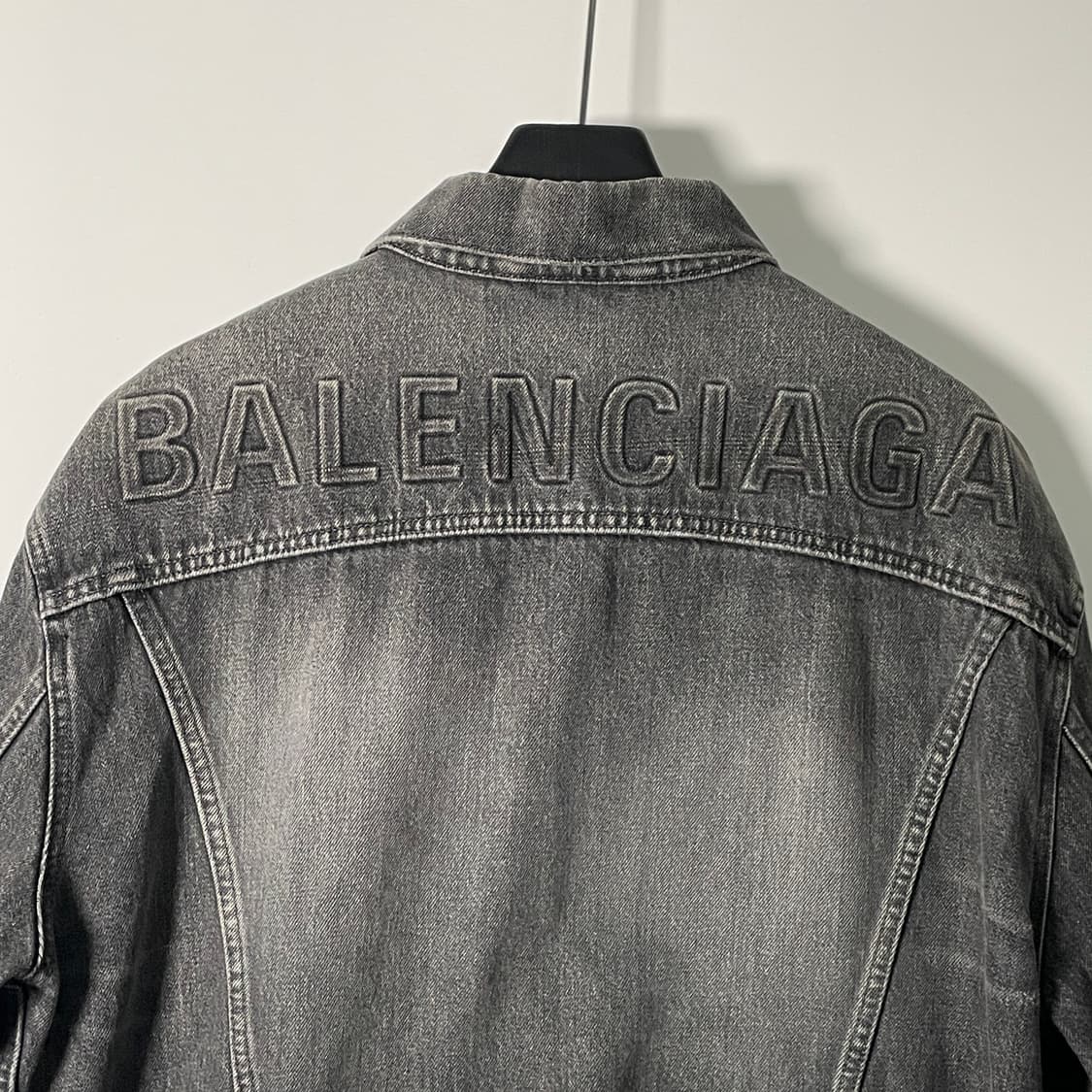 발렌시아가 백로고 흑청 데님자켓 (on.603)   상품이미지5