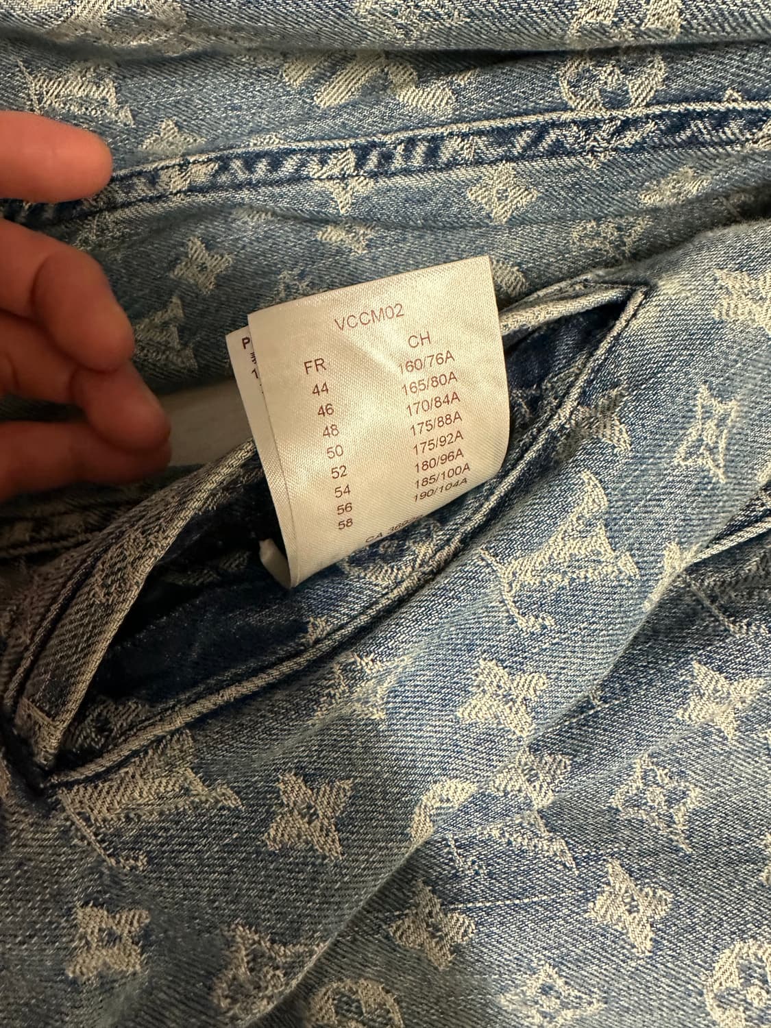 루이비통 슈프림 트러커 데님 자켓 50사이즈 상품이미지3