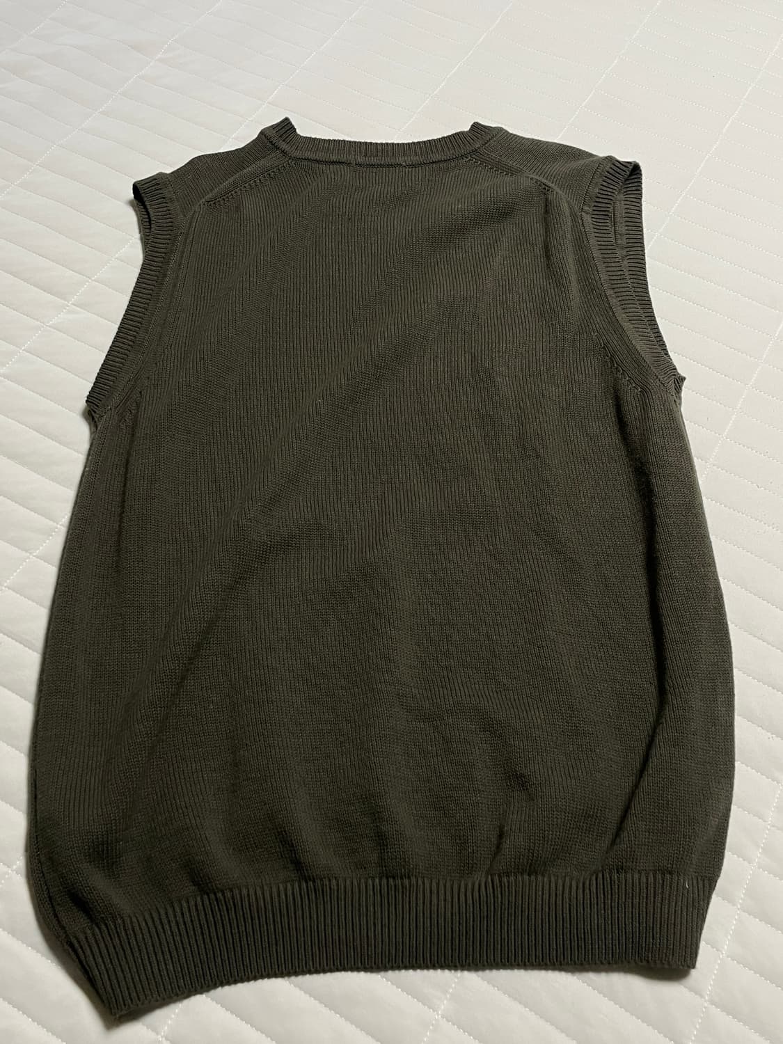 [새상품]디스이즈네버댓 브이넥 니트 카키 상품이미지3