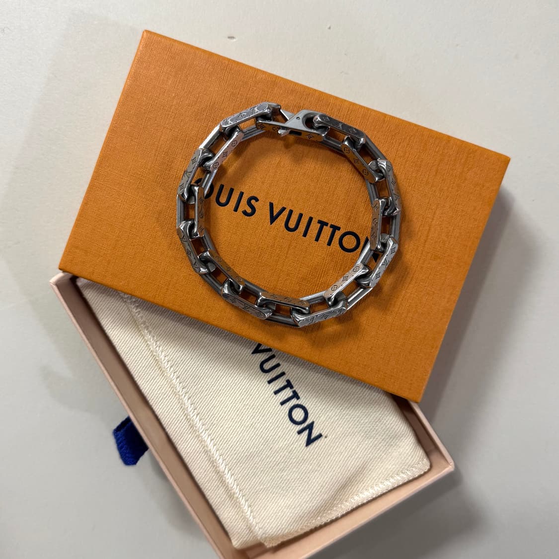 [L/당일출고]루이비통 모노그램 체인 팔찌 상품이미지1
