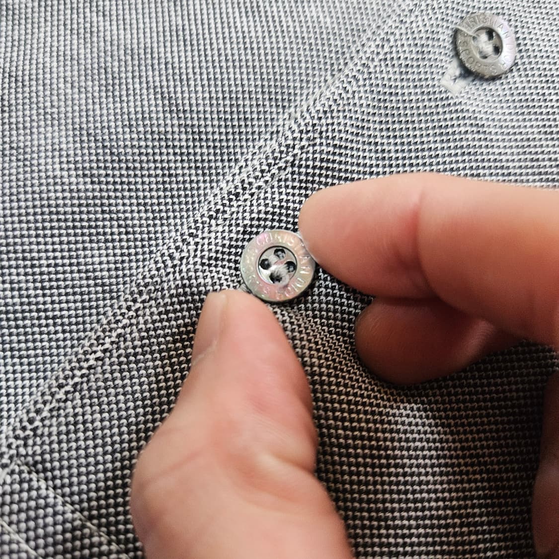 크리스찬디올 국내 라이센스 포켓 자수 반팔 카라티 상품이미지5