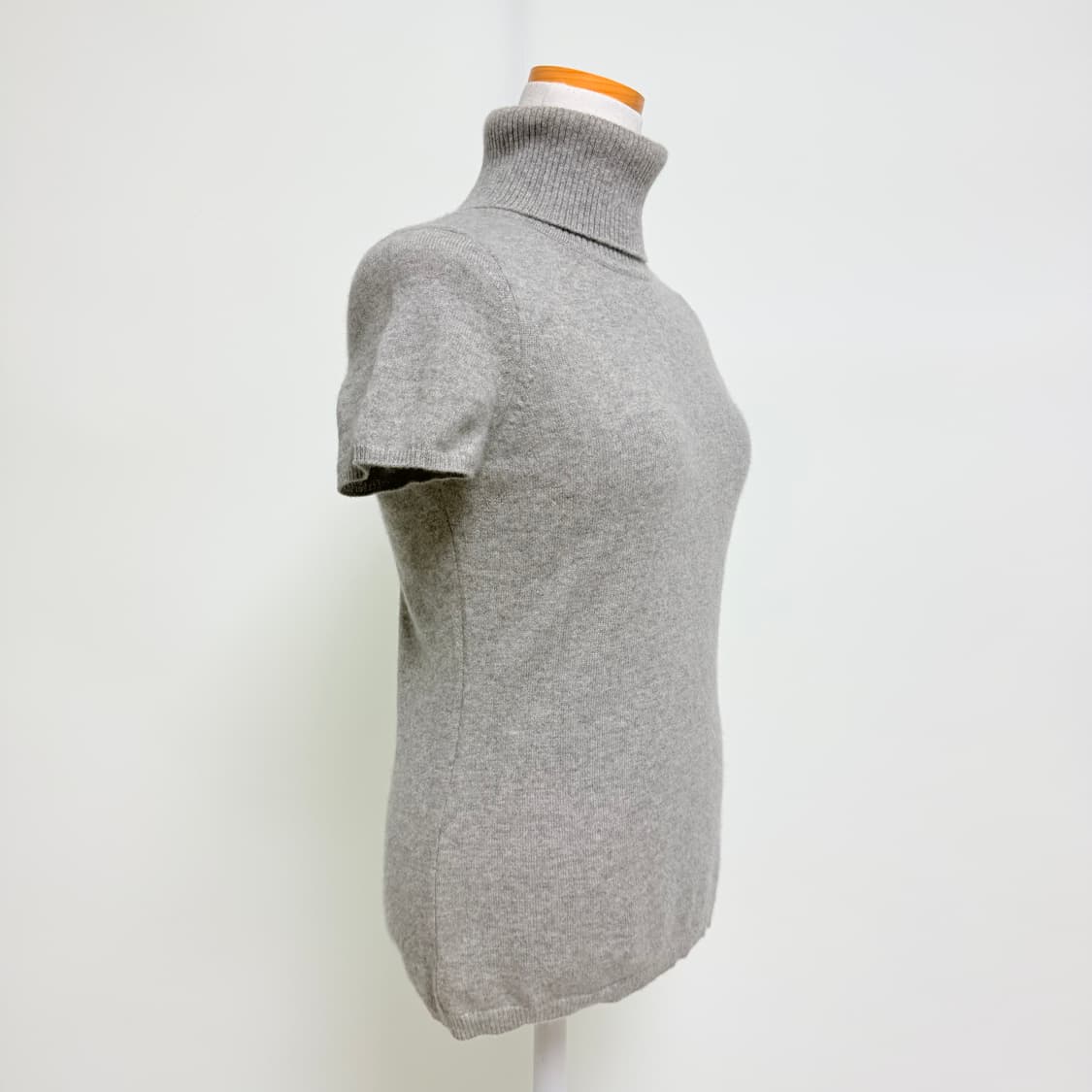 [캐시미어 100%] 유니클로 그레이 반팔 터틀넥 목폴라 니트 M 상품이미지2