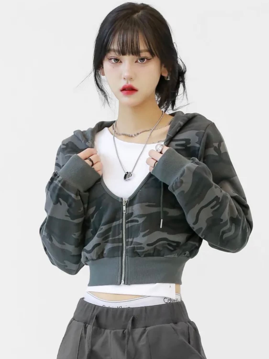 밀리터리 카모패턴 슬림핏 크롭 후드집업 상품이미지2