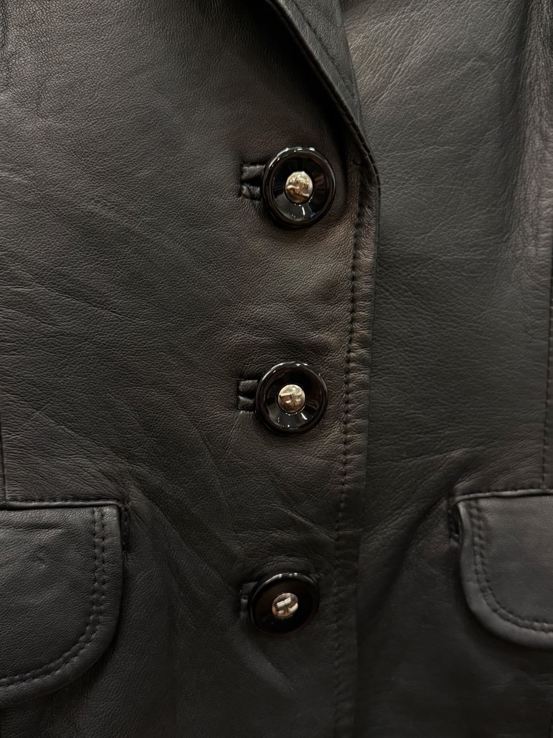 55) Courrèges Lambskin Leather Button-Up 상품이미지3