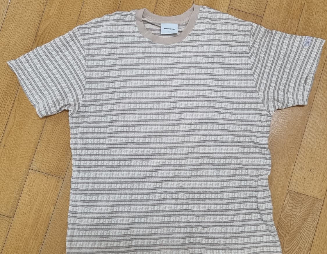 디스이즈네버댓 베이지 스트라이프 티 상품이미지3