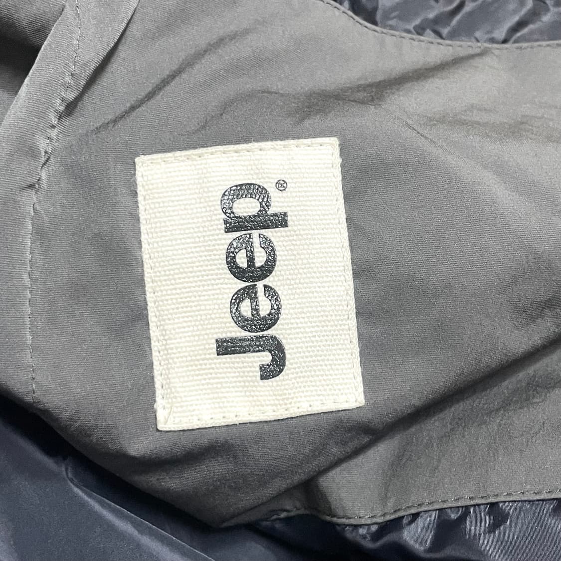 지프 와펜 디테일 차콜 덕다운 롱 패딩조끼 여성S 상품이미지6