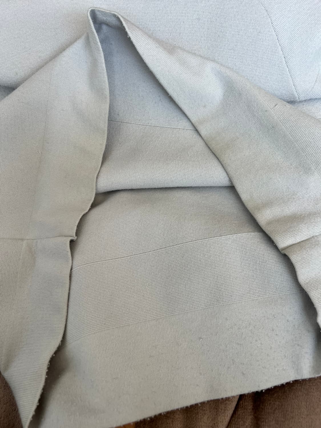 띠어리 남성 연그레이 라운드니트 
 상품이미지4