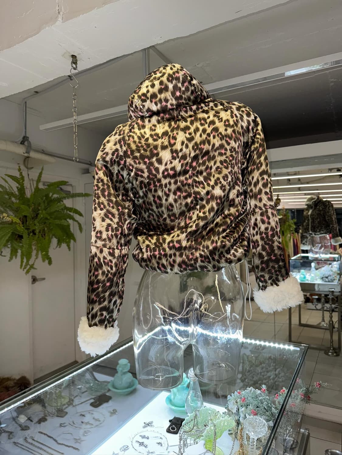 리버서블 호피 레오파드 퍼 화이트 점퍼 새상품 양면 리버시블 상품이미지4