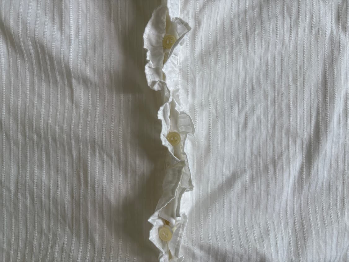 white ruffle blouse 상품이미지3
