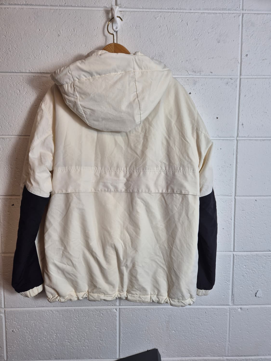 95 )뉴발란스 아이보리색 후드 양면 패딩 자켓 상품이미지2