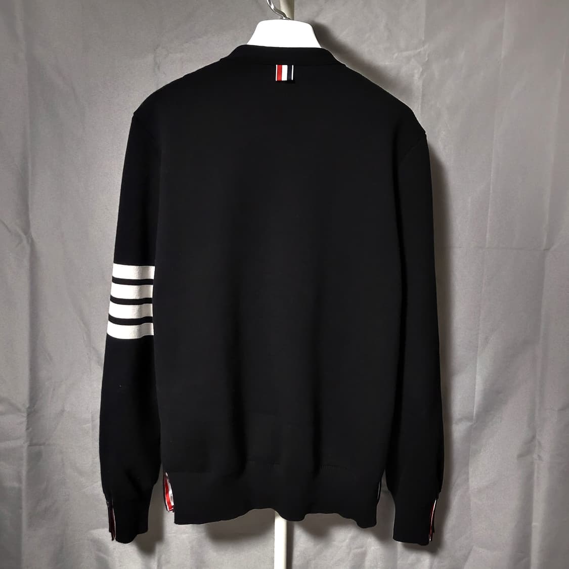 [새상품급/3 size]톰브라운 사선완장 밀라노 스티치 가디건 블랙 상품이미지2