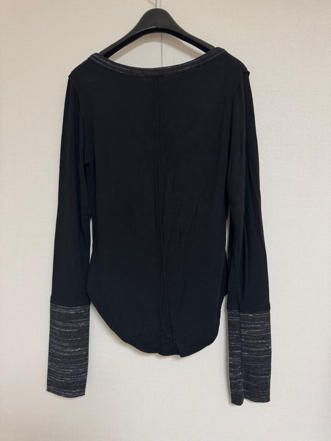 PERVERZE 퍼버즈 스위칭 세미 핏 롱T 상품이미지4