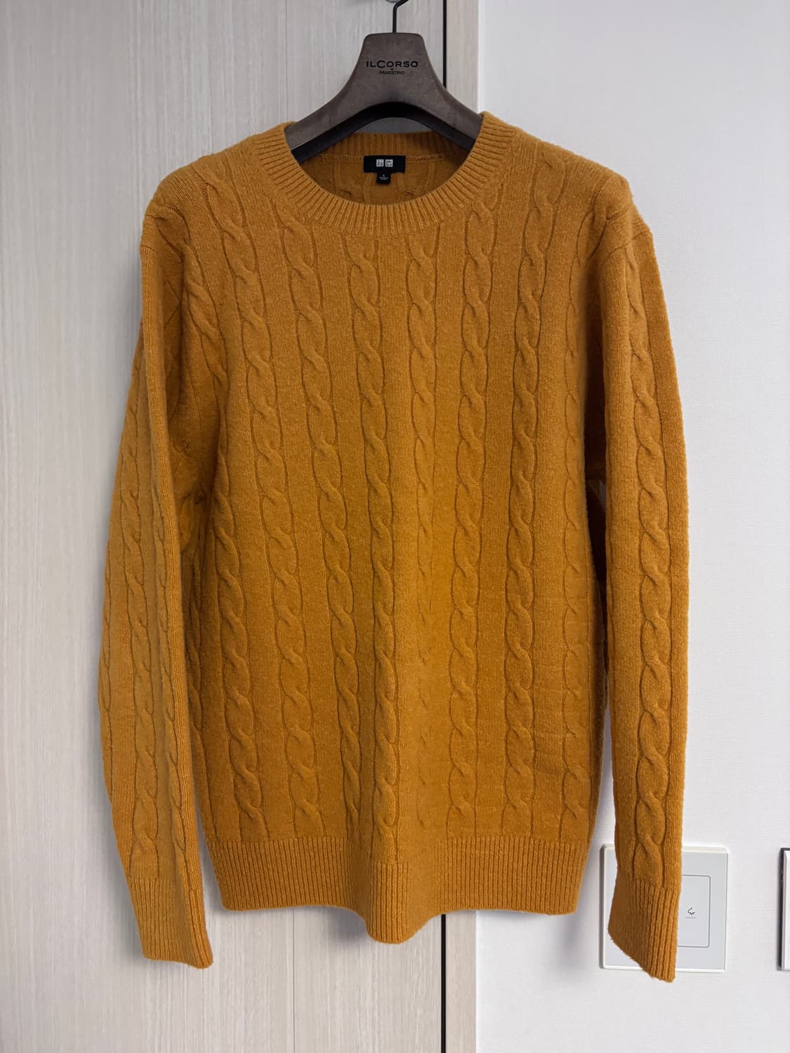 L 유니클로 머스타드 꽈배기 니트 상품이미지1