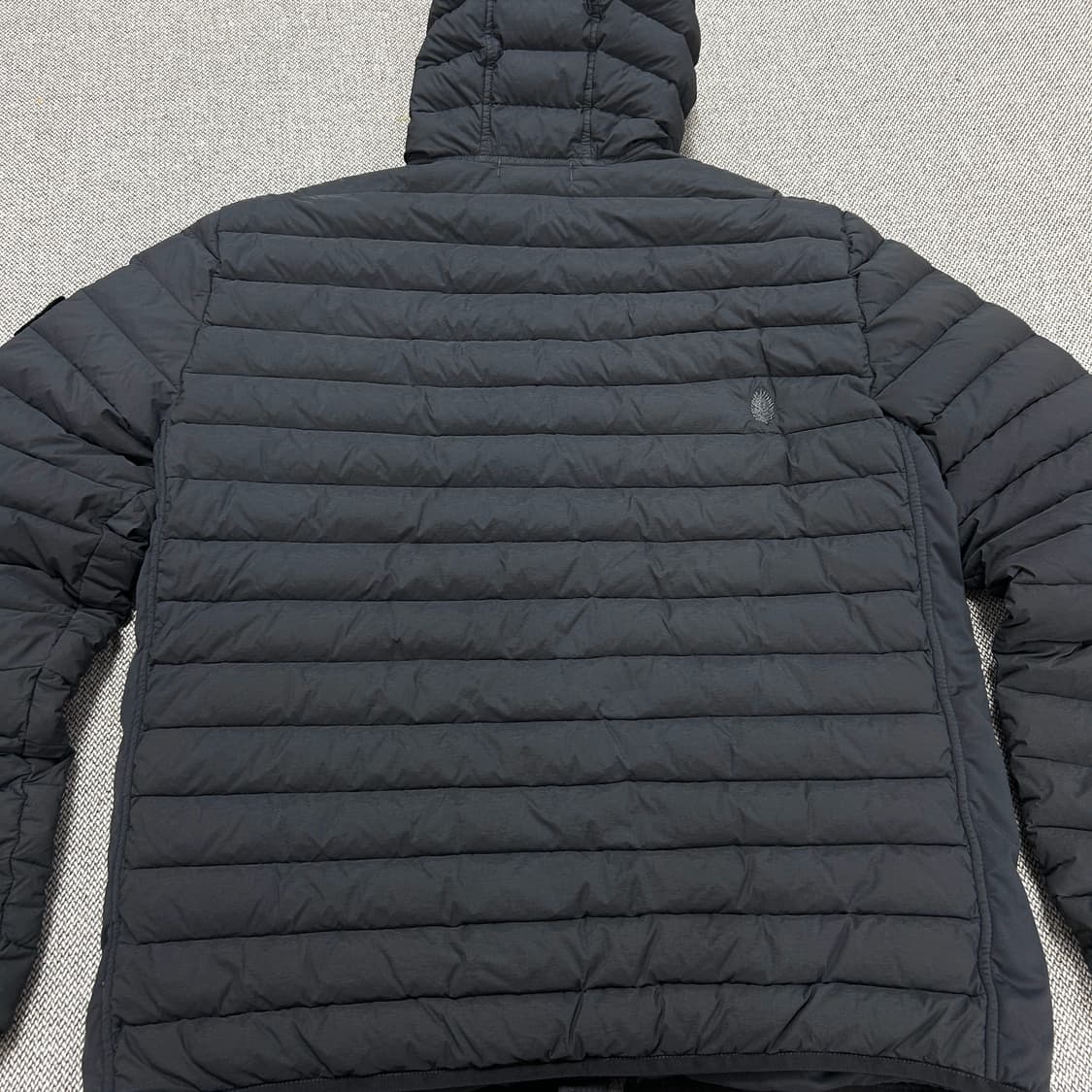 스톤아일랜드 20FW 룸우븐 후드 경량패딩(L) 상품이미지5