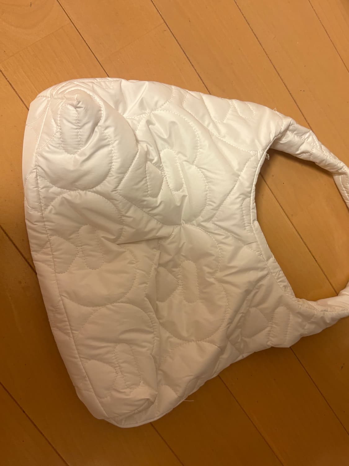 Aape 에이프 퀼팅 하트 모노그램 숄더백 상품이미지2