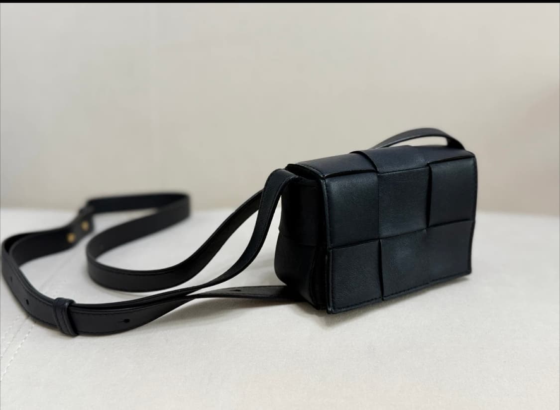 (새상품급)보테가베네타 카세트백 미니 블랙 상품이미지2