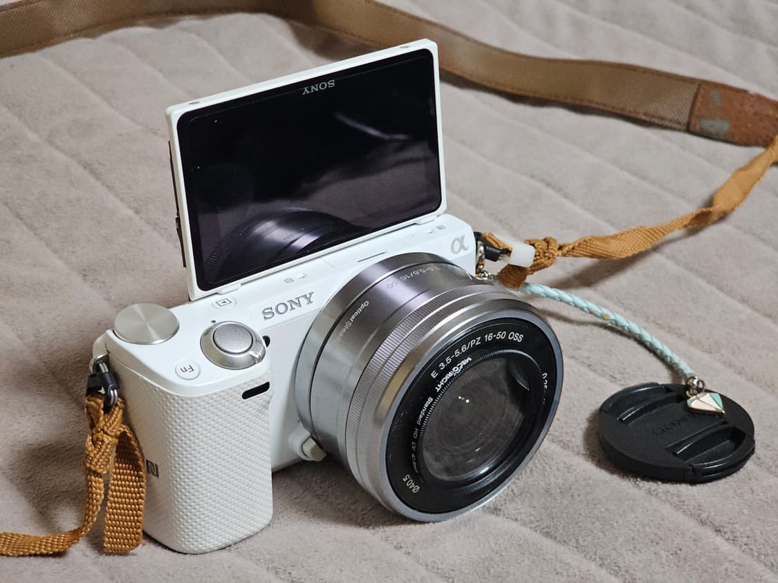 소니 NEX-5T 미러리스 카메라 상품이미지1