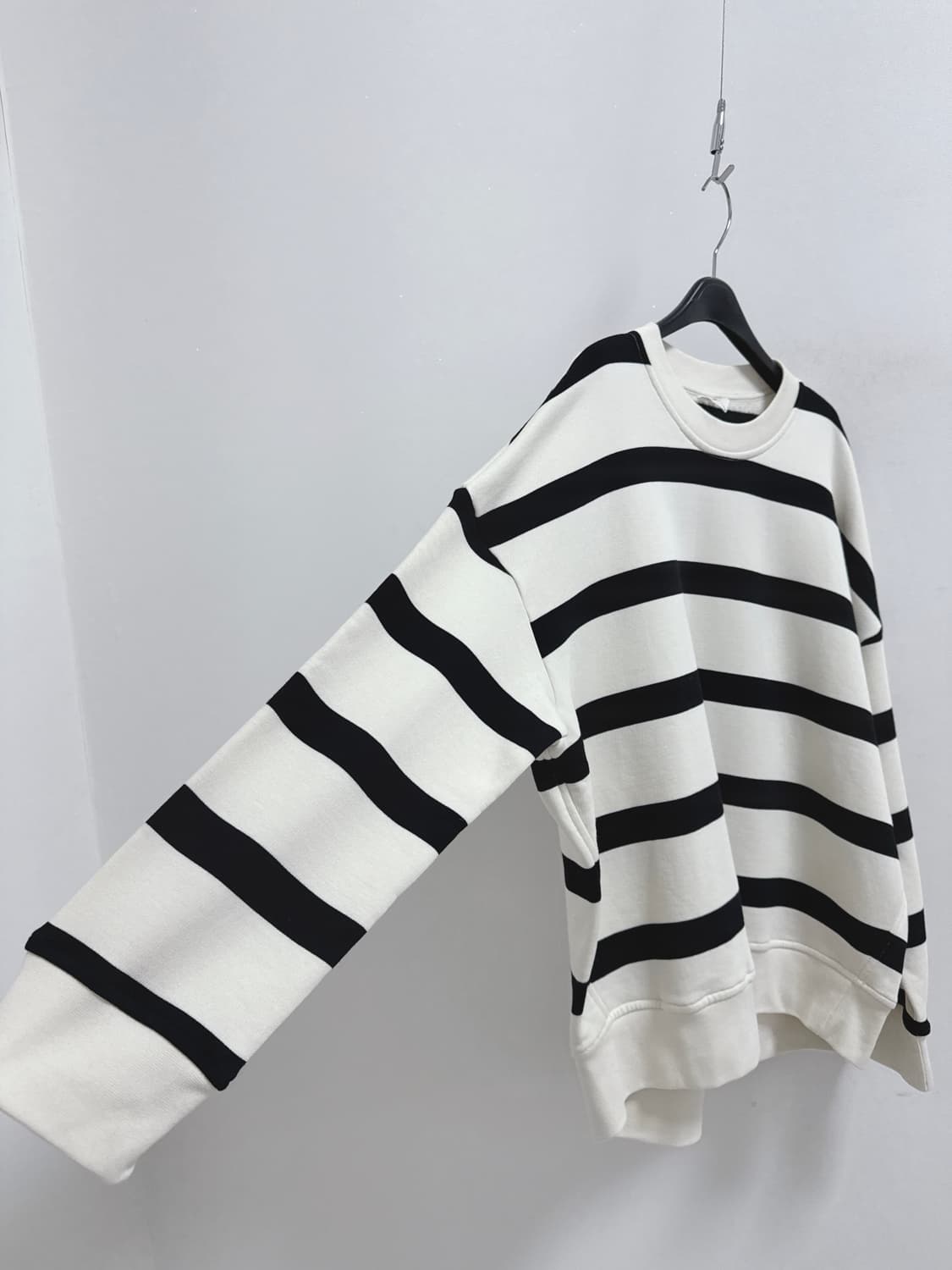 아르켓 스트라이프 기모 스웻셔츠  상품이미지5